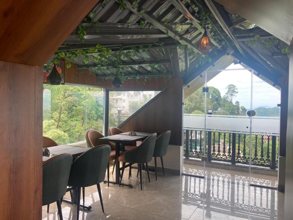 Luxe Resorts - Centrally Heated Air Conditioned Hotel In The Heart Of Kasauli Exterior foto